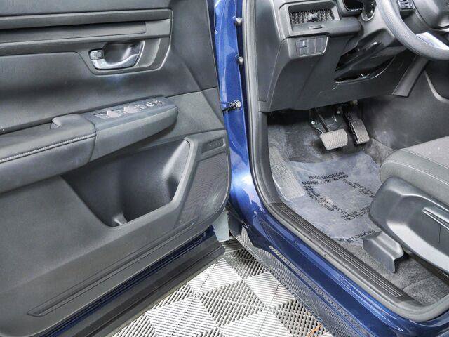 Used 2023 Honda CR-V LX image 8