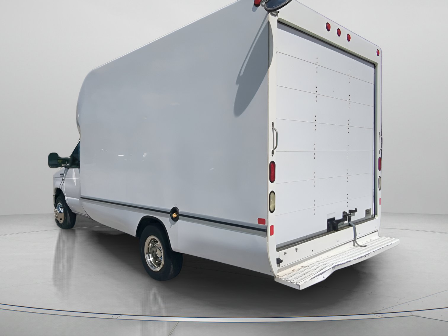 Used 2019 Ford E-350 and Econoline 350 Super Duty RWD image 22