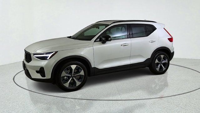 New 2026 Volvo XC40 B5 Plus w/ Protection Package Premier AWD/4WD image 3