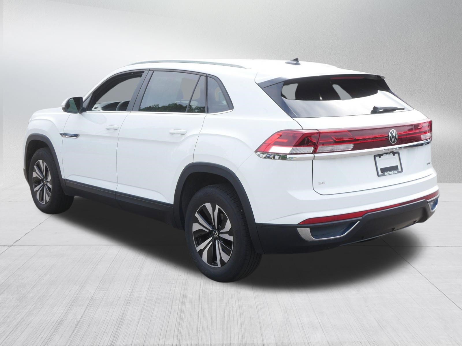 Used 2024 Volkswagen Atlas Cross Sport SE AWD/4WD image 5