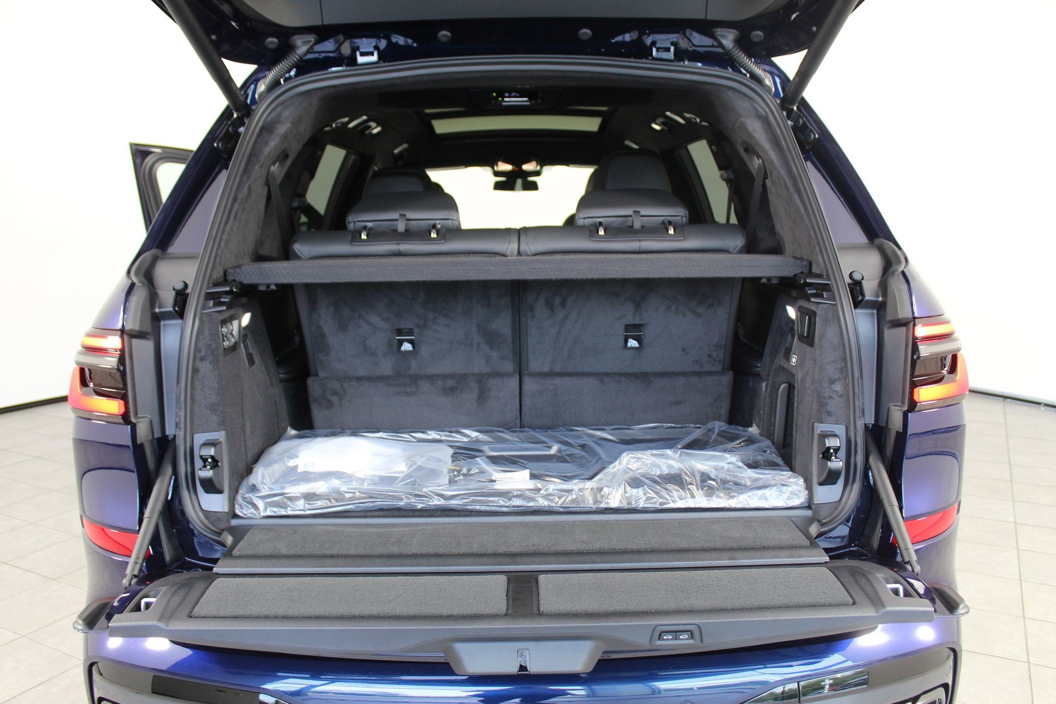 New 2026 BMW X7 M60i image 24