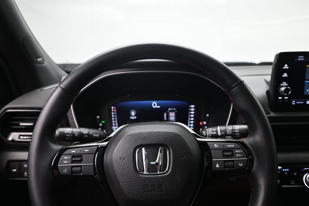 Used 2025 Honda Pilot Black Edition image 10