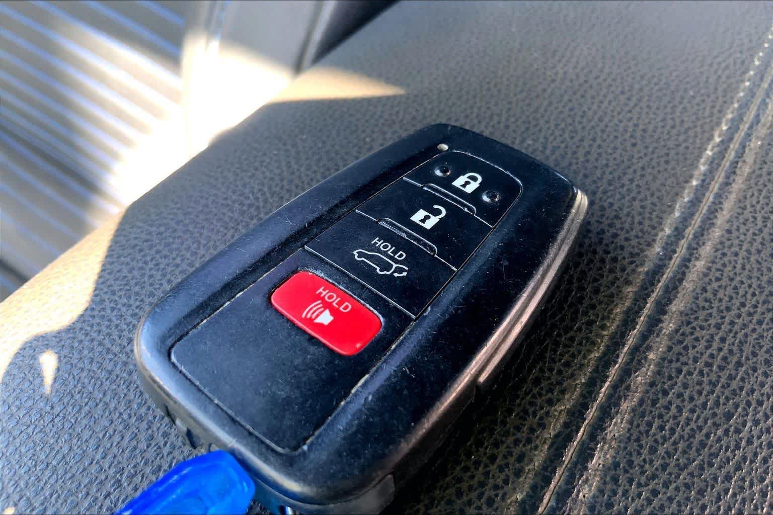 Used 2022 Toyota RAV4 XSE AWD/4WD image 14