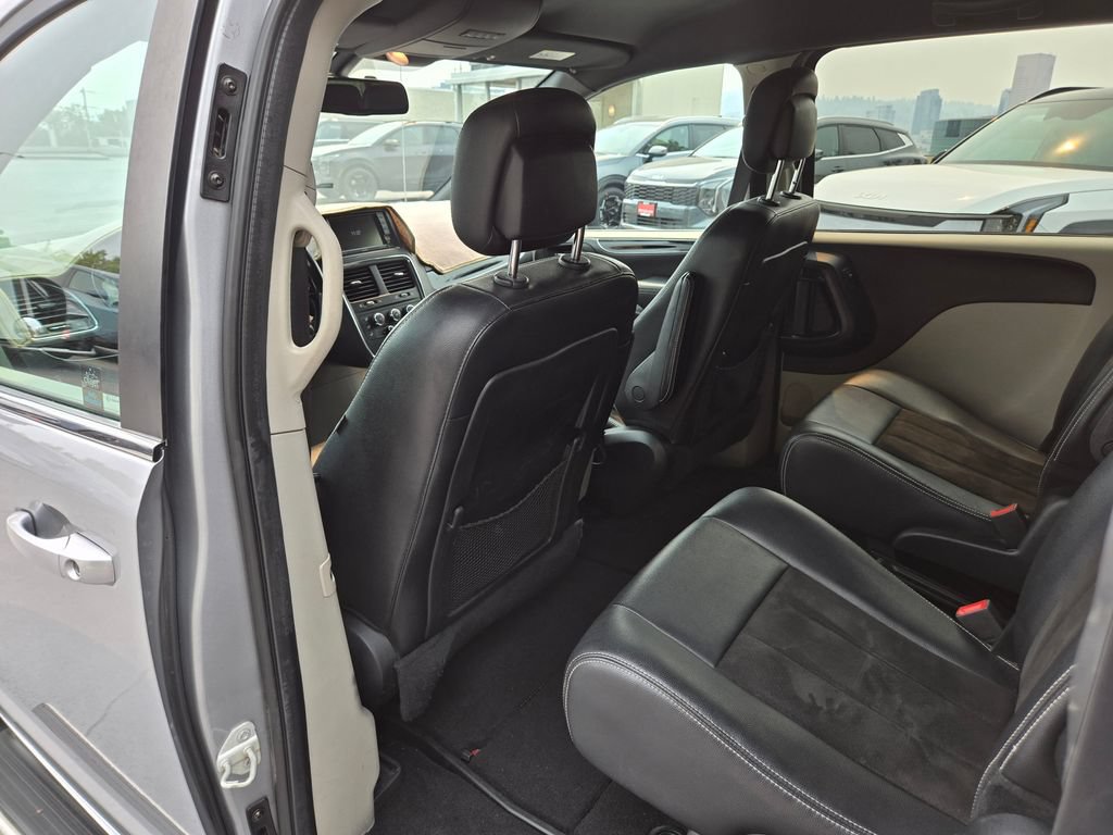 Used 2019 Dodge Grand Caravan SXT FWD image 15
