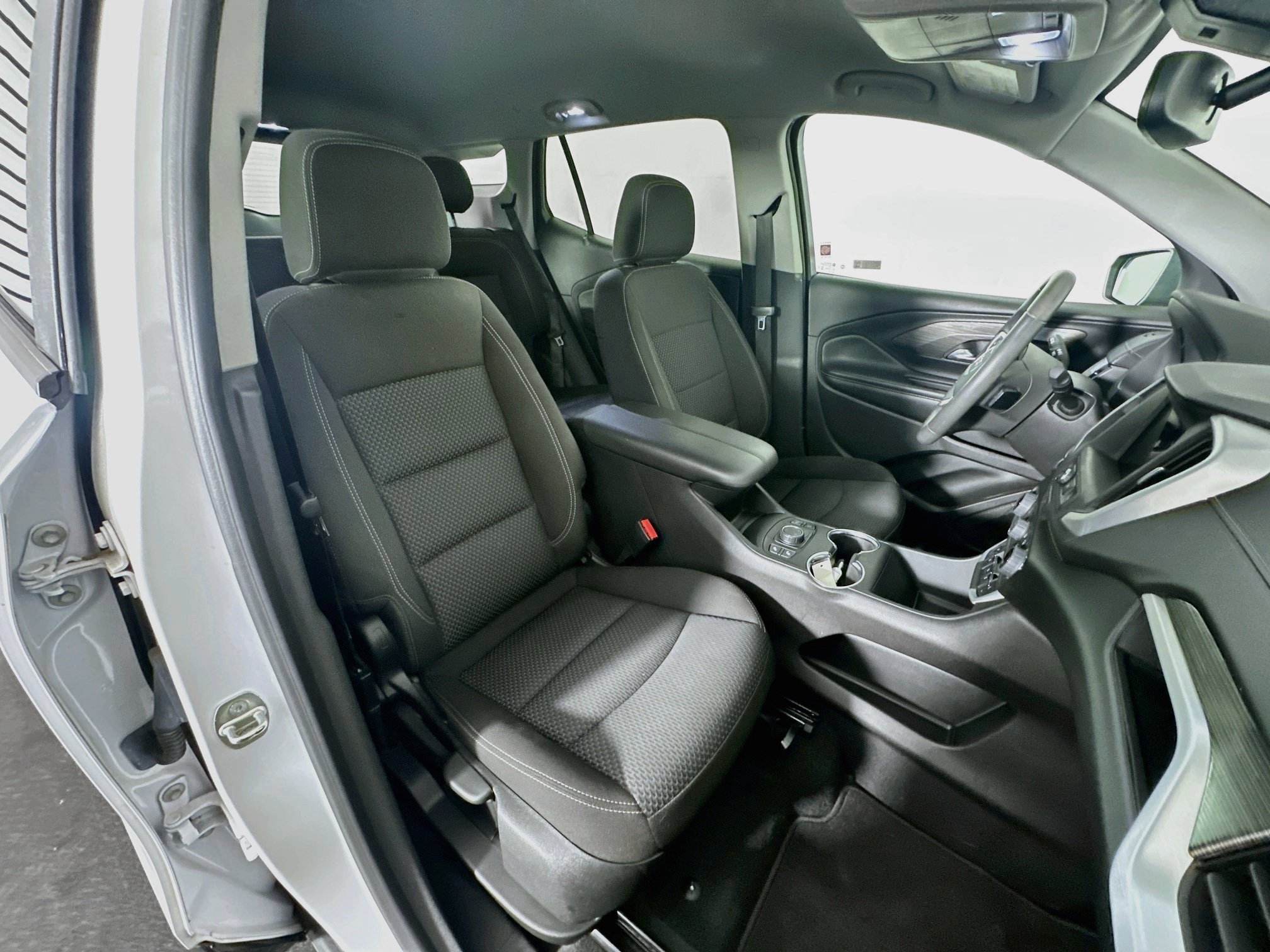 Used 2023 GMC Terrain SLE w/ Driver Convenience Package AWD/4WD image 30