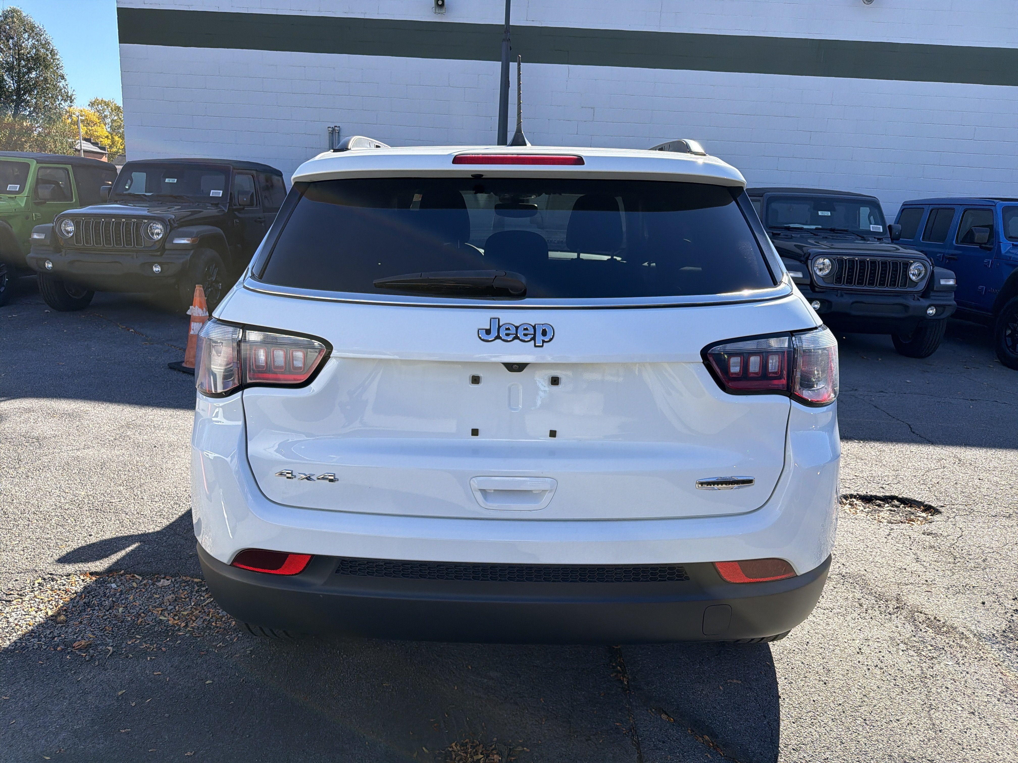 Used 2023 Jeep Compass Latitude AWD/4WD image 6