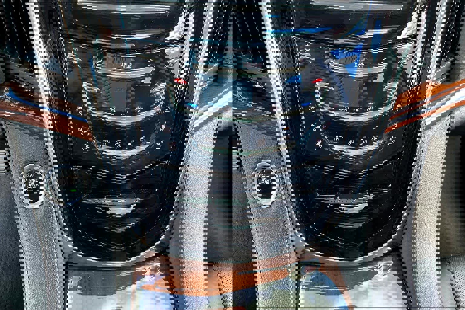 Used 2017 Cadillac Escalade Premium Luxury image 31