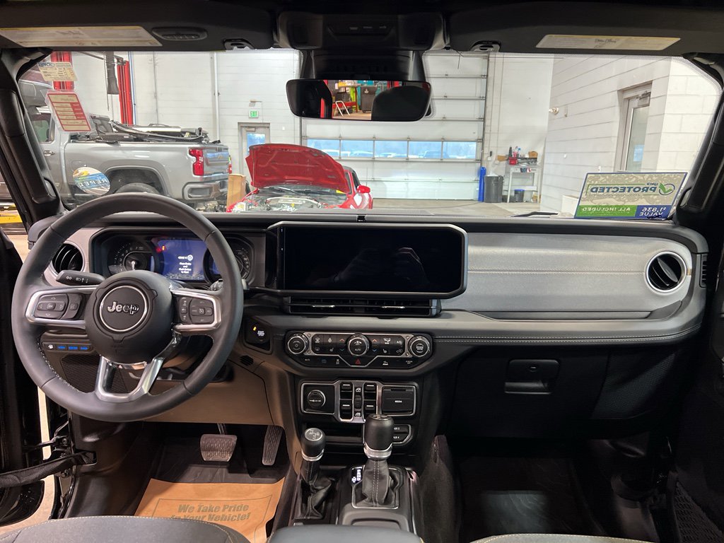 Used 2025 Jeep Wrangler Backcountry image 18