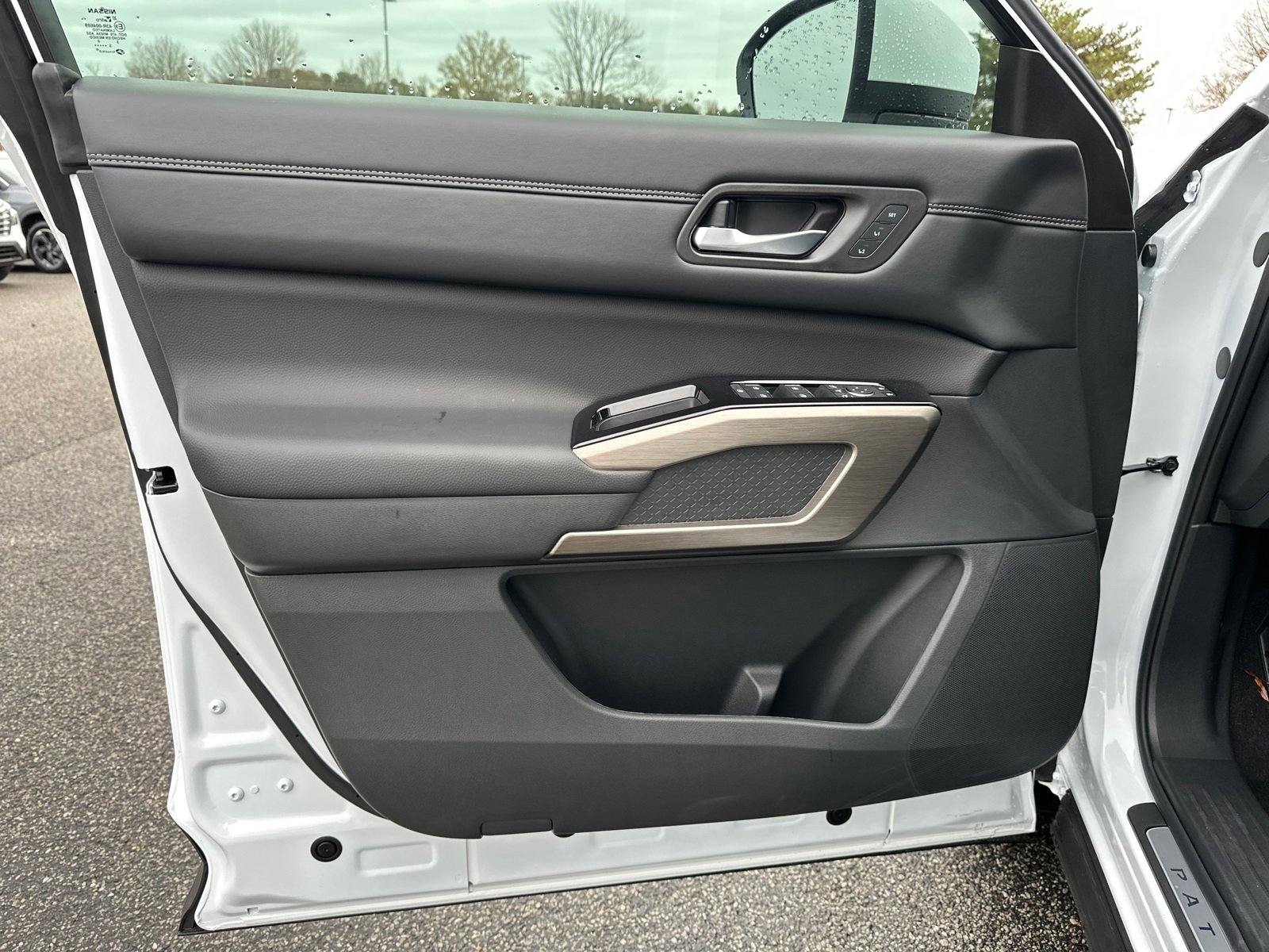 New 2025 Nissan Pathfinder Platinum image 10