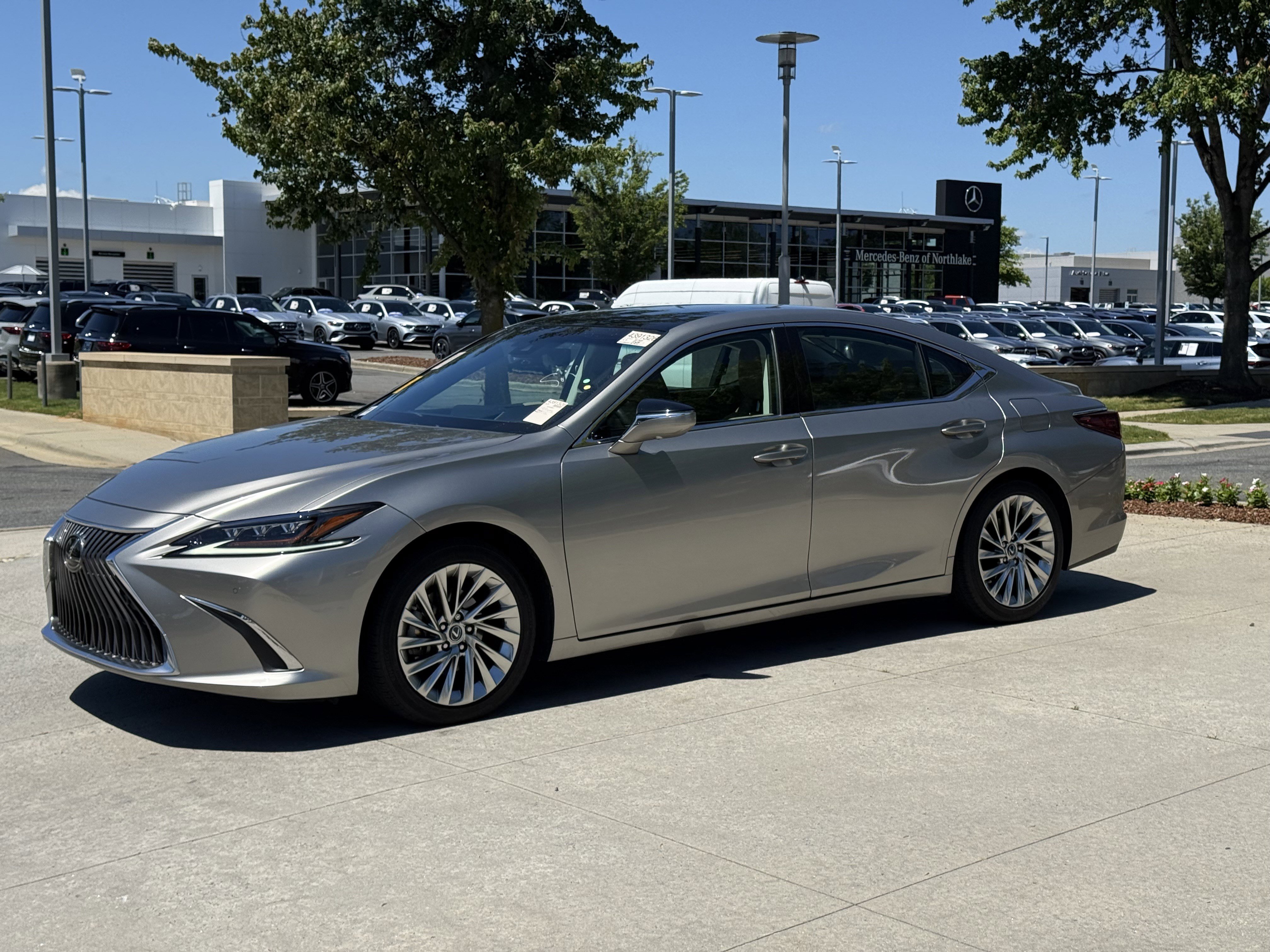 Used 2021 Lexus ES 350 Ultra Luxury w/ Accessory Package 2 FWD image 5