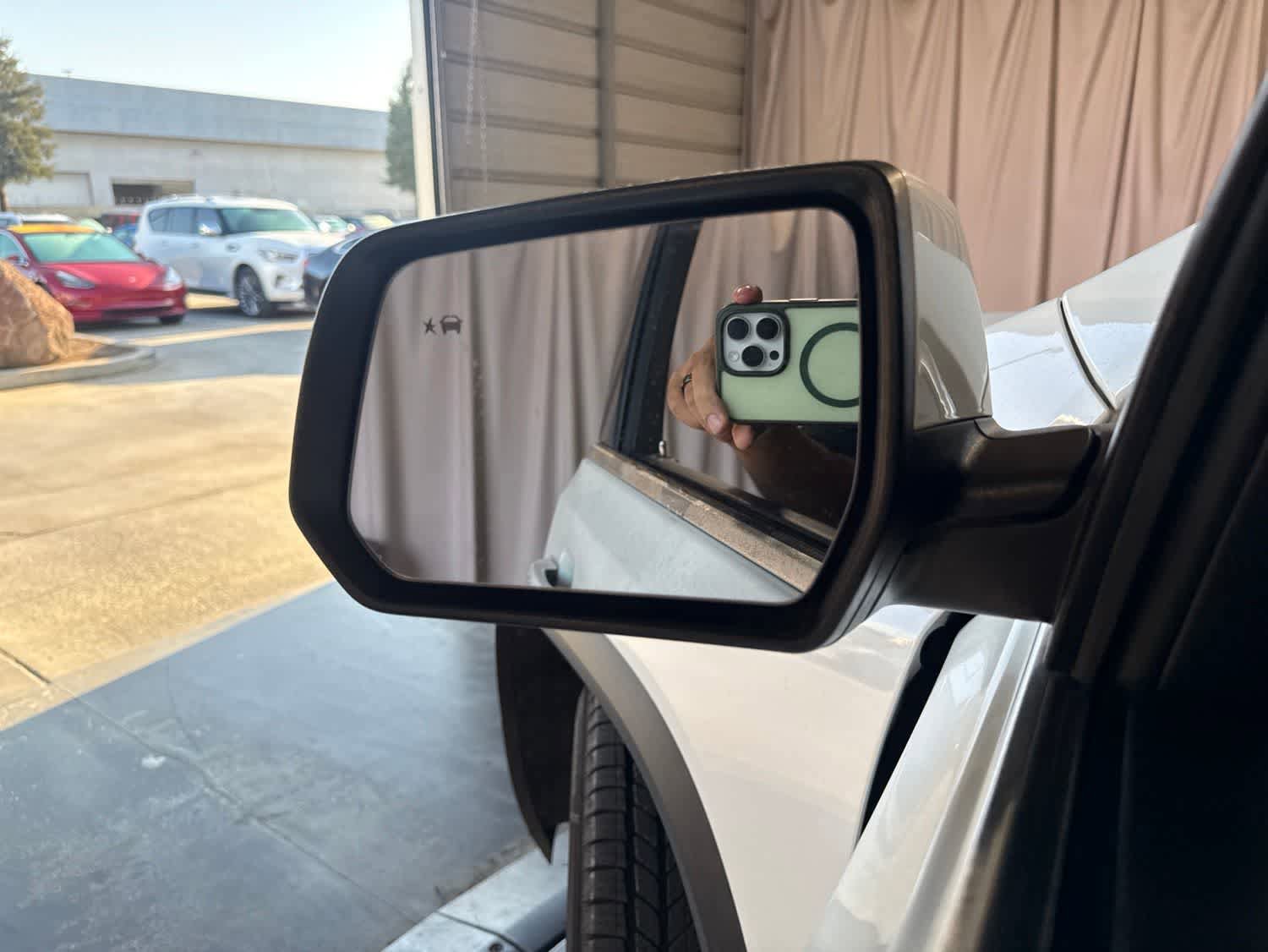 Used 2020 GMC Acadia SLE FWD image 19