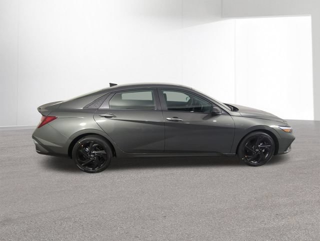 New 2026 Hyundai Elantra Sport FWD image 37