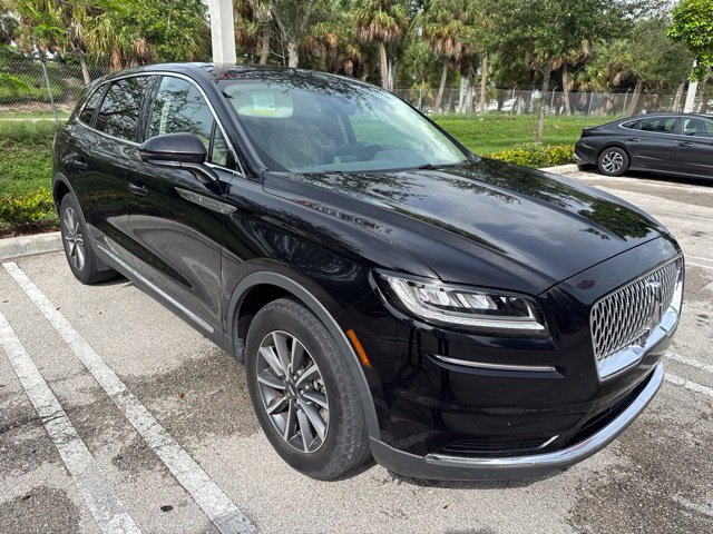 Used 2022 Lincoln Nautilus FWD image 2