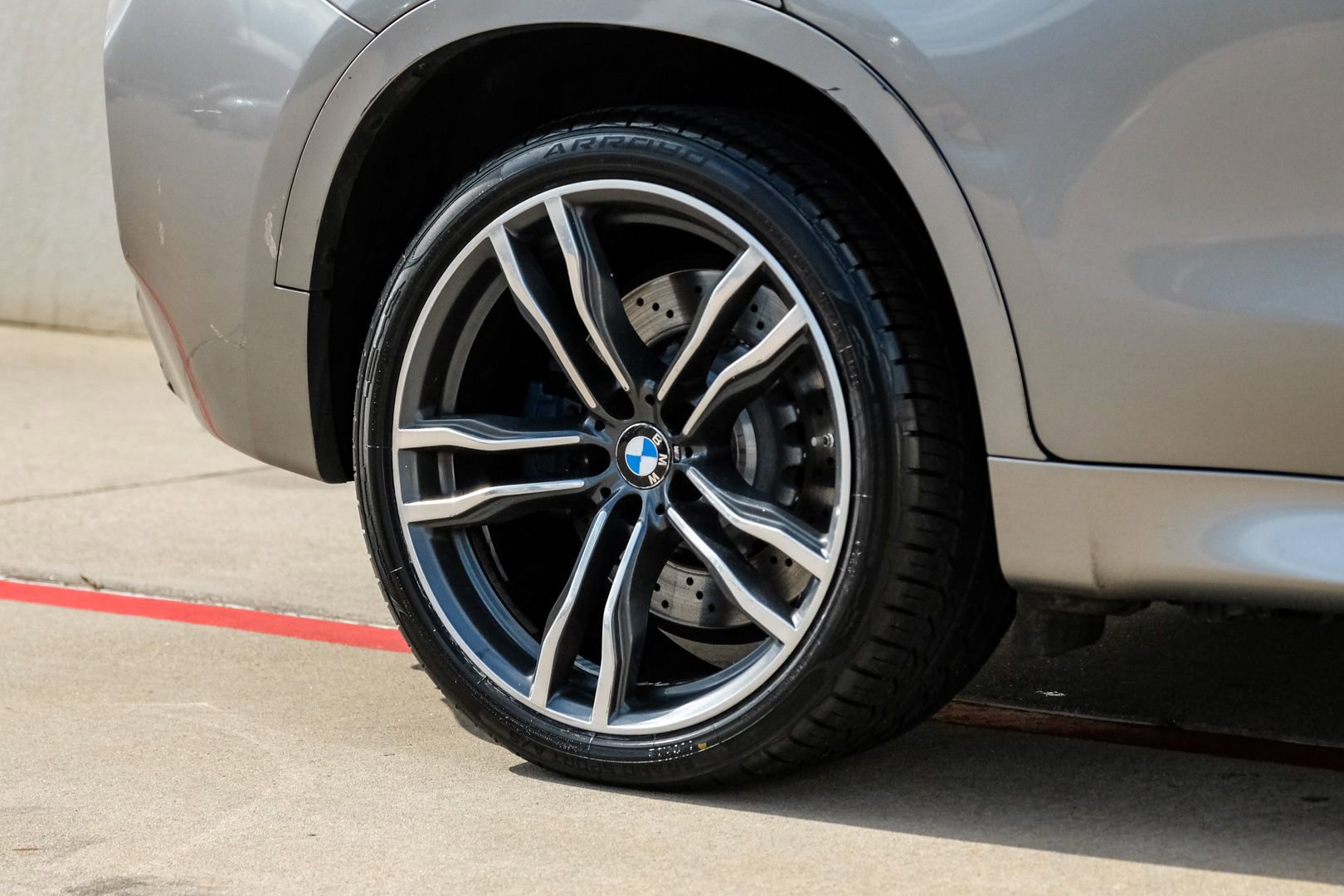 Used 2017 BMW X6 M AWD/4WD image 58
