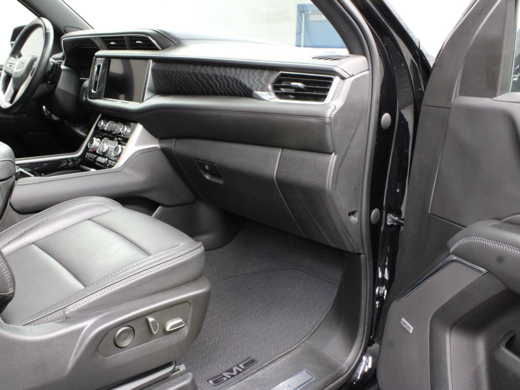 Used 2023 GMC Yukon XL Denali AWD/4WD image 40