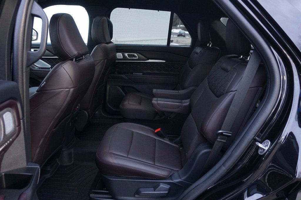 Used 2025 Ford Explorer Platinum w/ Ultimate Package image 12