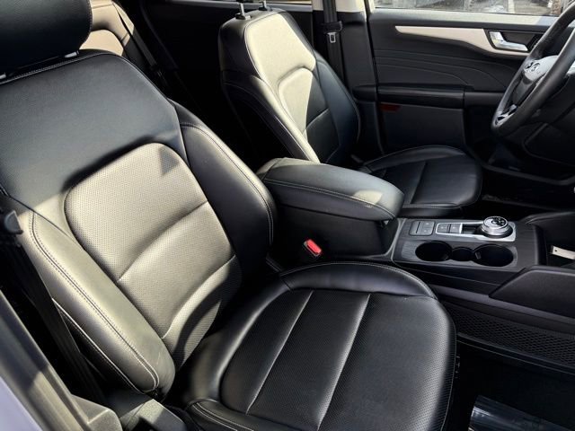 Used 2022 Ford Escape SEL image 18