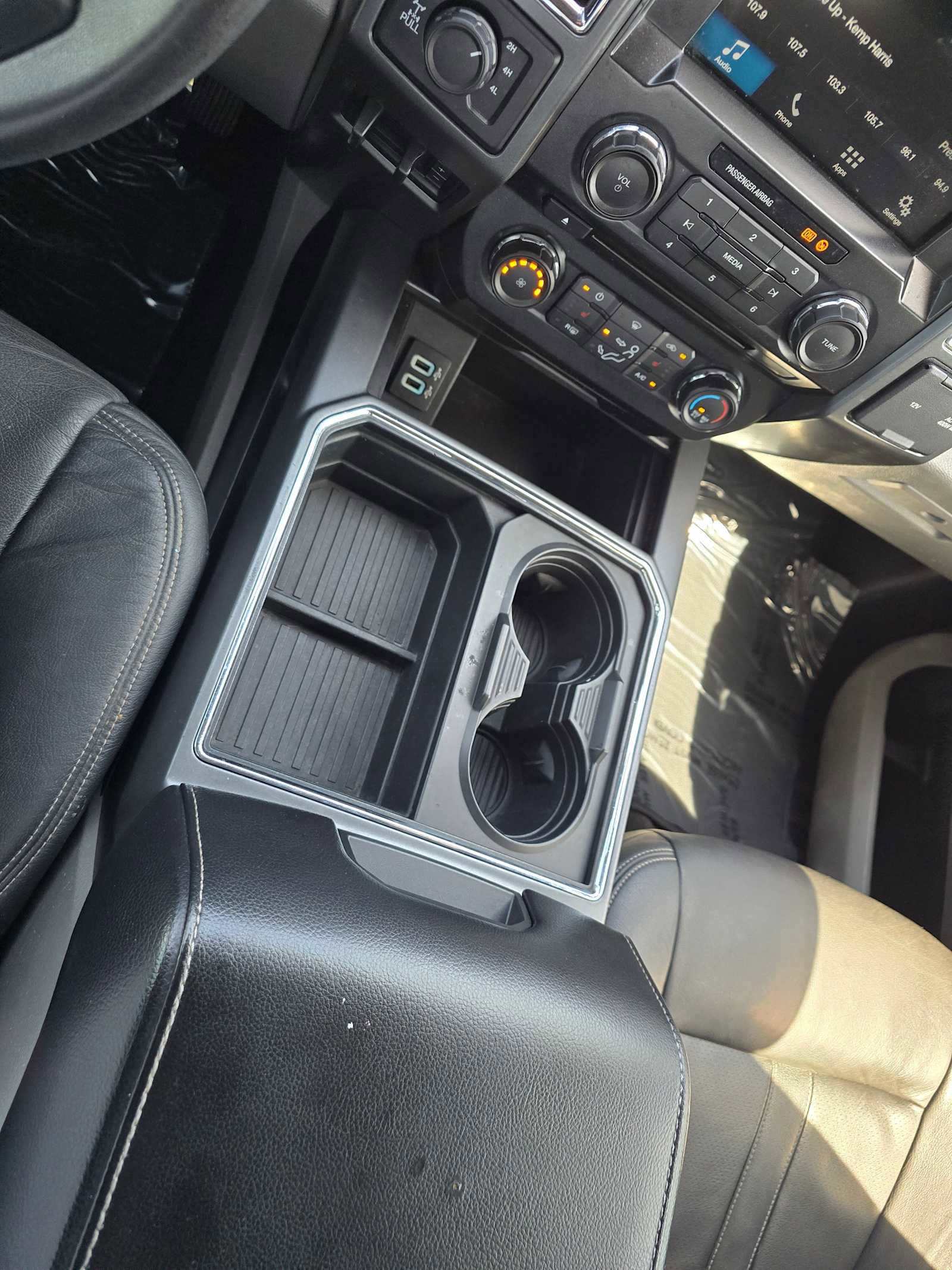 Used 2017 Ford F250 XLT w/ XLT Premium Package AWD/4WD image 31