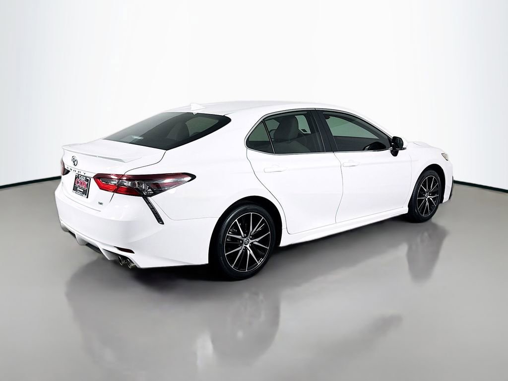Used 2023 Toyota Camry SE w/ Convenience Package image 5