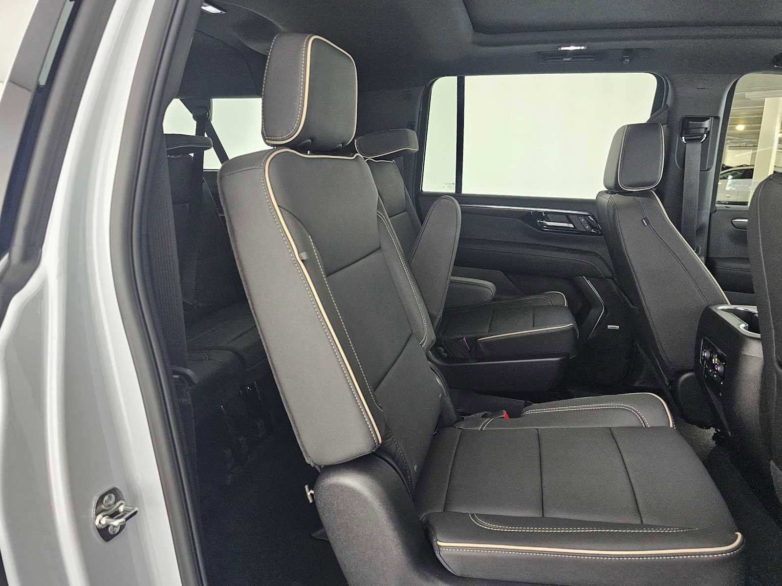 New 2026 Chevrolet Suburban Premier w/ Sun And Tow Package AWD/4WD image 12