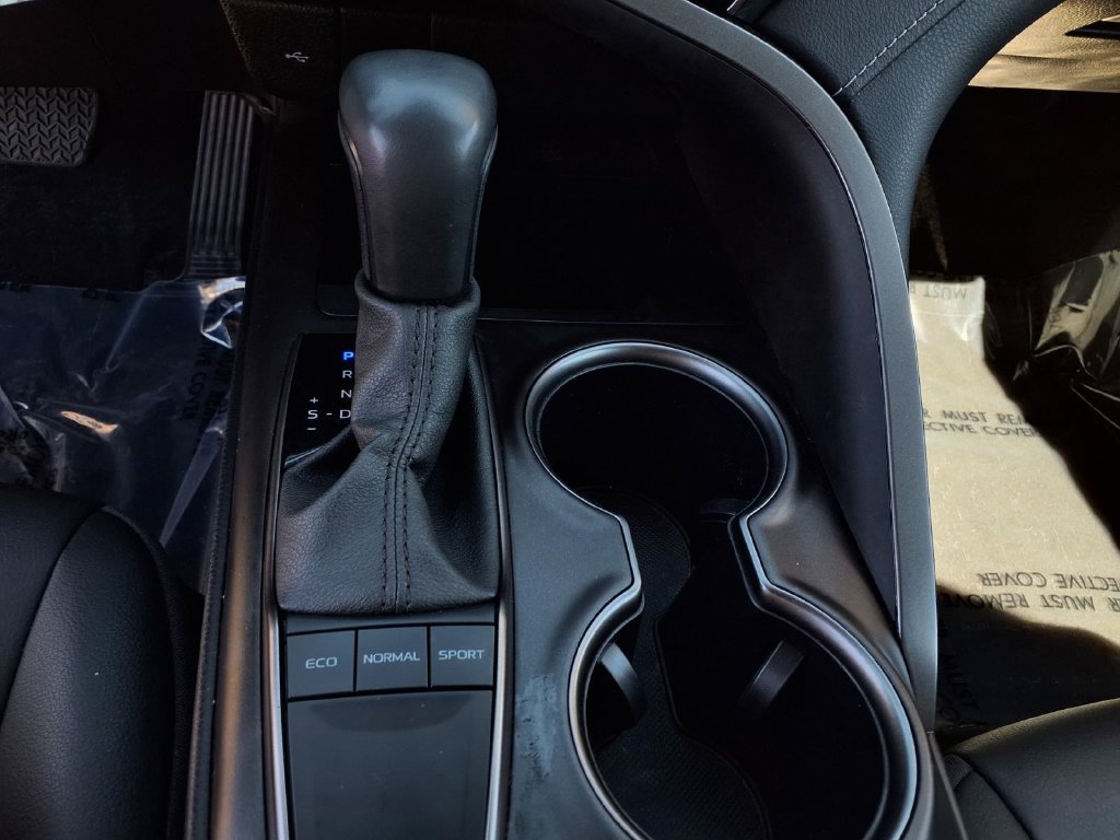 Used 2024 Toyota Camry SE FWD image 12