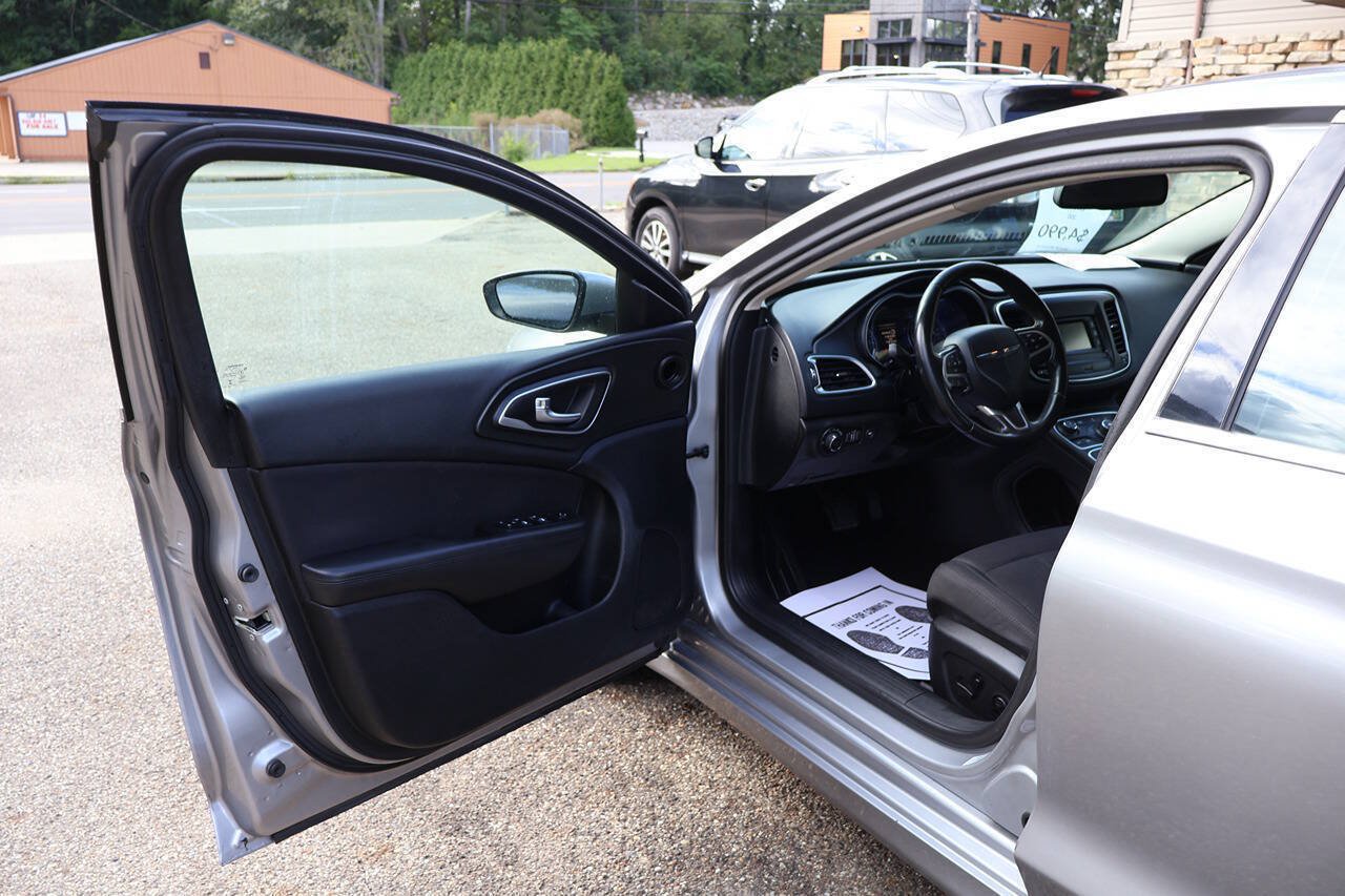 Used 2015 Chrysler 200 Limited w/ Convenience Group FWD image 11