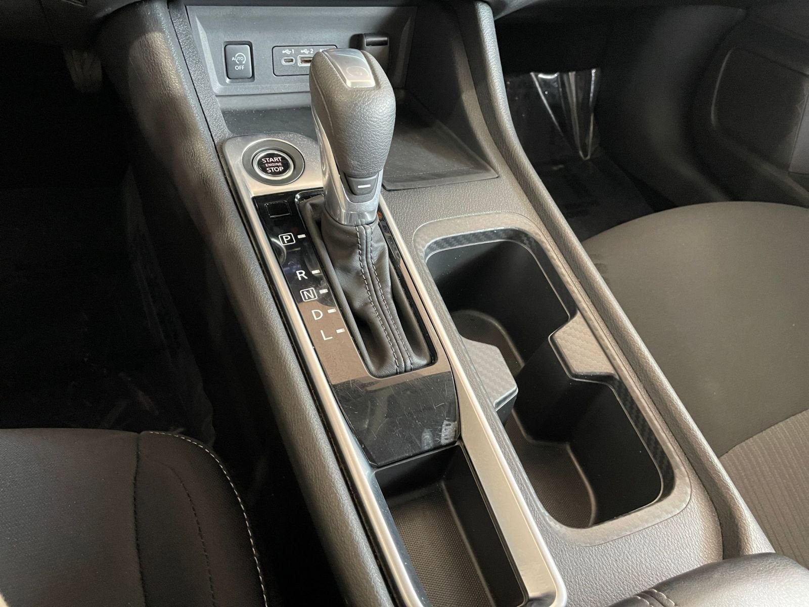 Used 2024 Nissan Sentra SV image 41