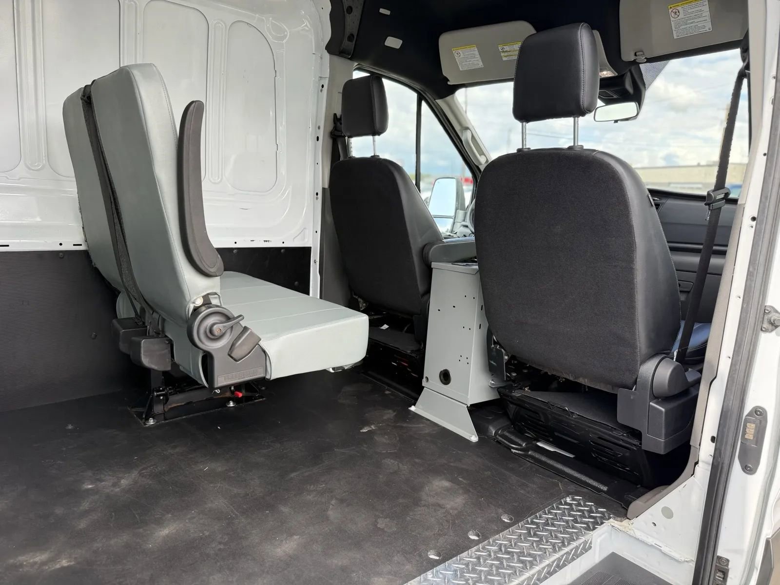 Used 2023 Ford Transit 250 Medium Roof AWD image 18