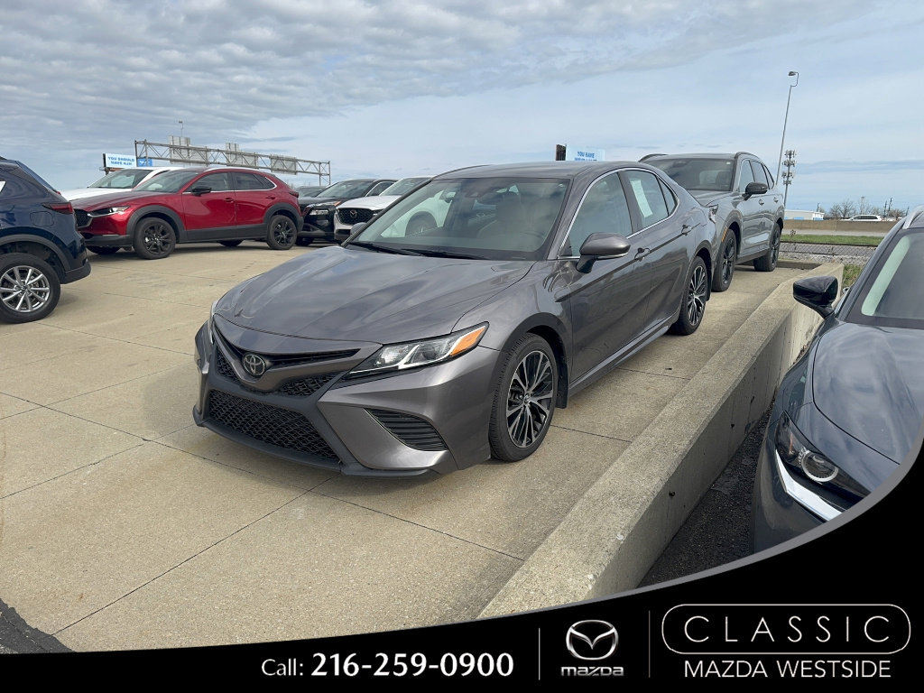 Used 2019 Toyota Camry SE image 1