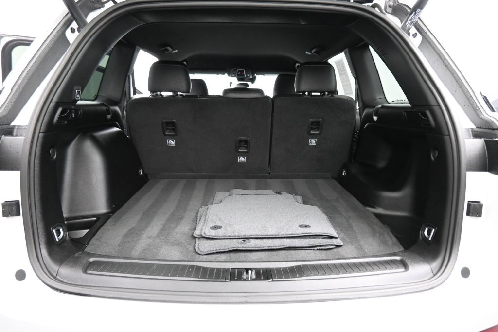 Used 2023 Jeep Grand Cherokee Altitude RWD image 20