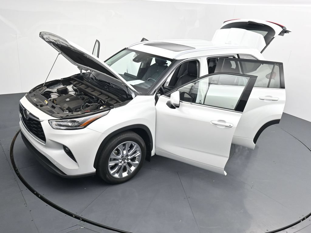 Used 2022 Toyota Highlander Limited AWD/4WD image 26