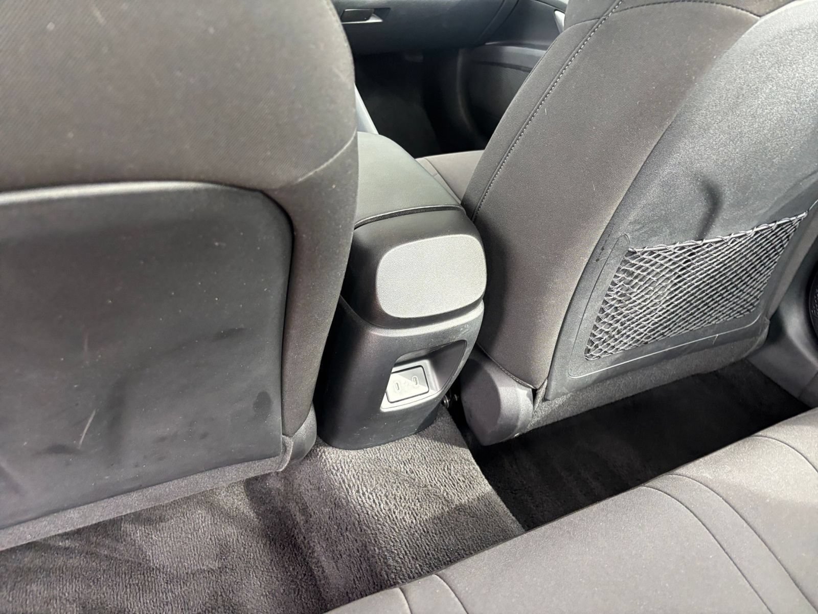 Used 2025 Hyundai Elantra SEL FWD image 24