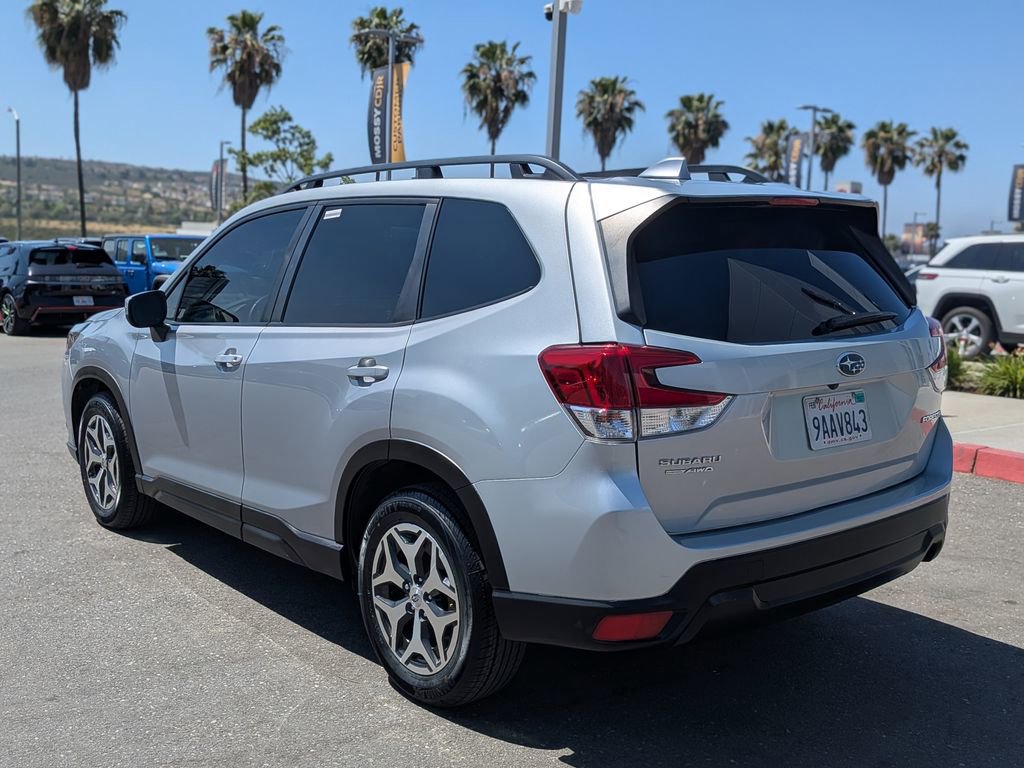 Used 2022 Subaru Forester Premium AWD/4WD image 3