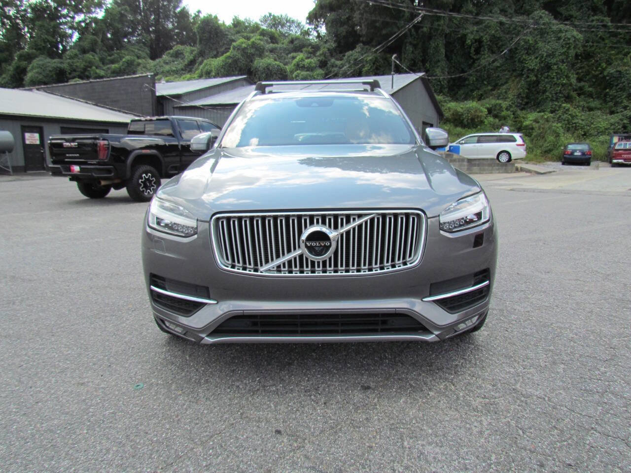 Used 2017 Volvo XC90 T6 Inscription w/ Vision Package AWD/4WD image 2