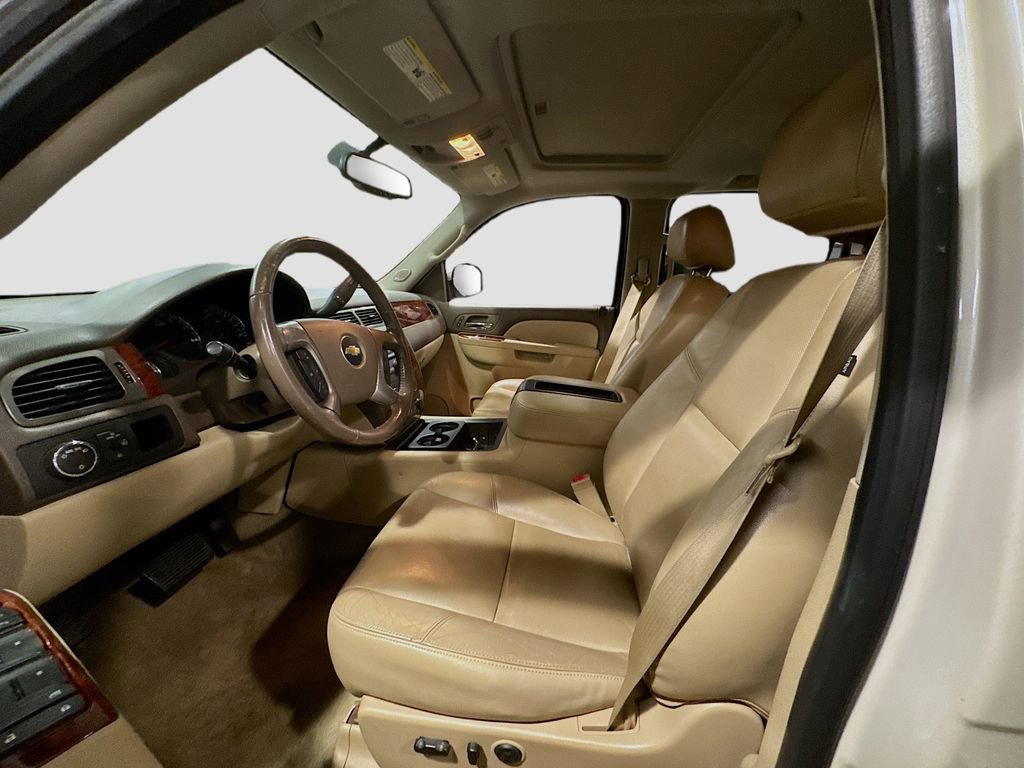 Used 2013 Chevrolet Silverado 1500 LTZ w/ LTZ White Diamond Edition image 24