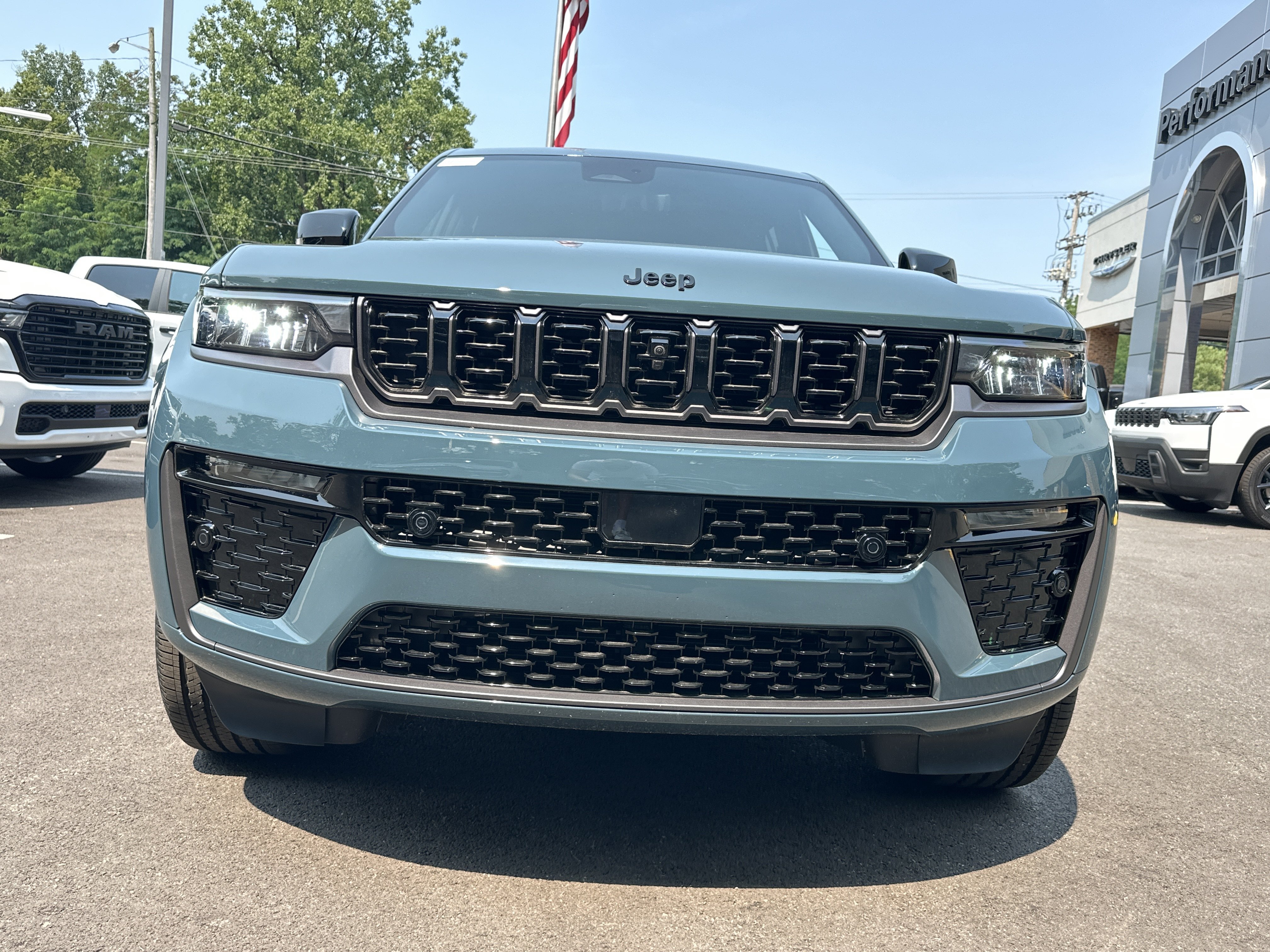 New 2026 Jeep Grand Cherokee Limited AWD/4WD image 19