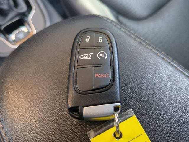 Used 2020 Jeep Cherokee Limited AWD/4WD image 30