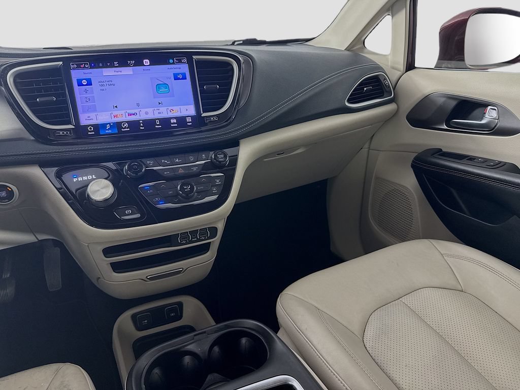 Used 2021 Chrysler Pacifica Touring-L w/ Premium & Safety Sphere Group FWD image 28