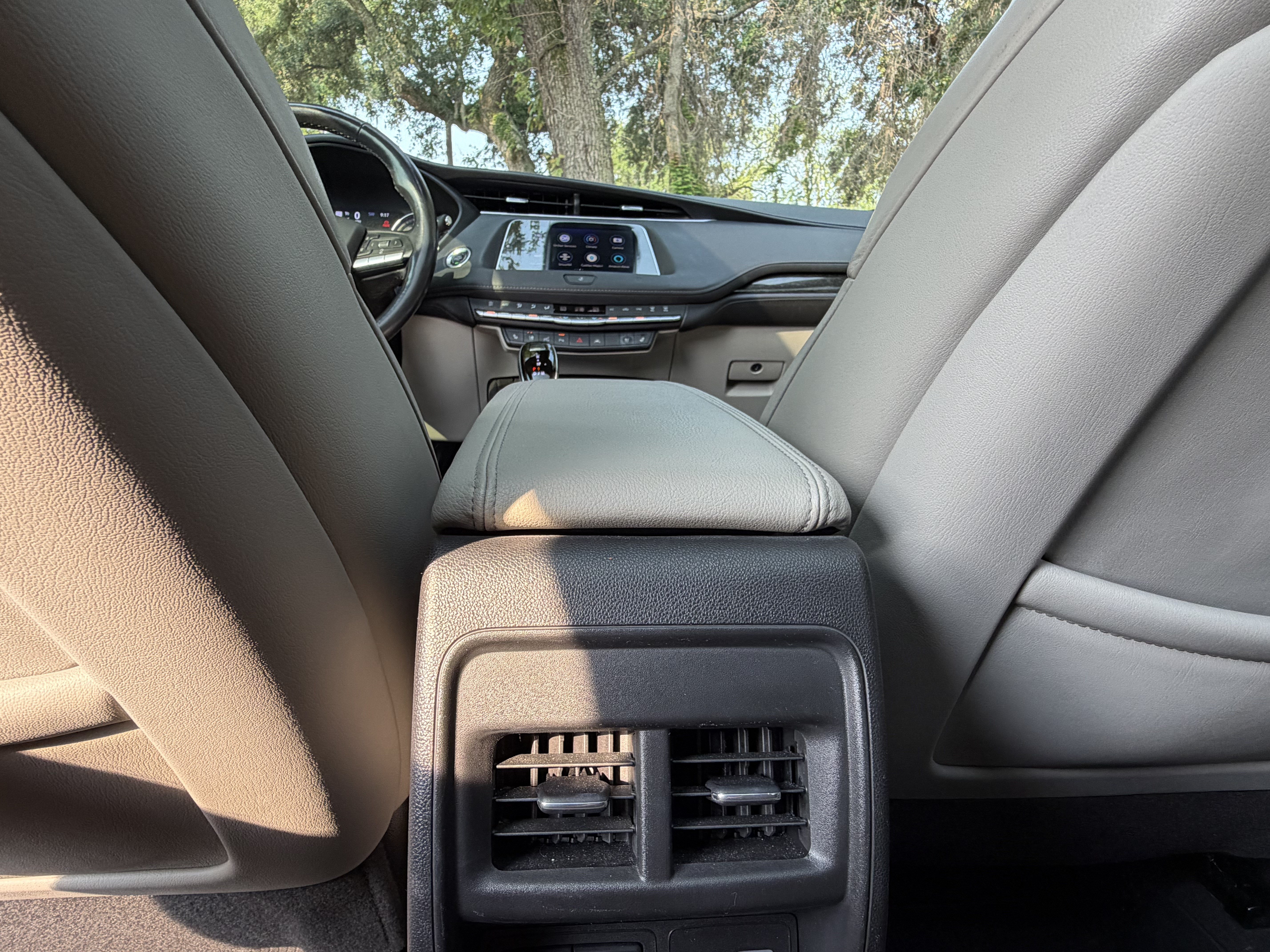 Used 2021 Cadillac XT4 Premium Luxury FWD image 38