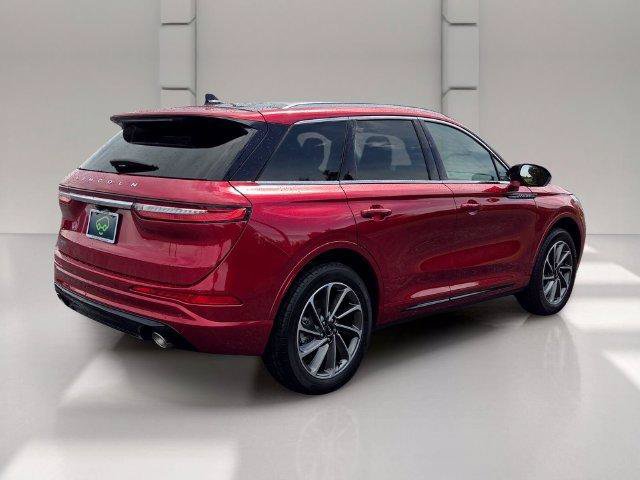 Used 2024 Lincoln Corsair Grand Touring AWD/4WD image 5