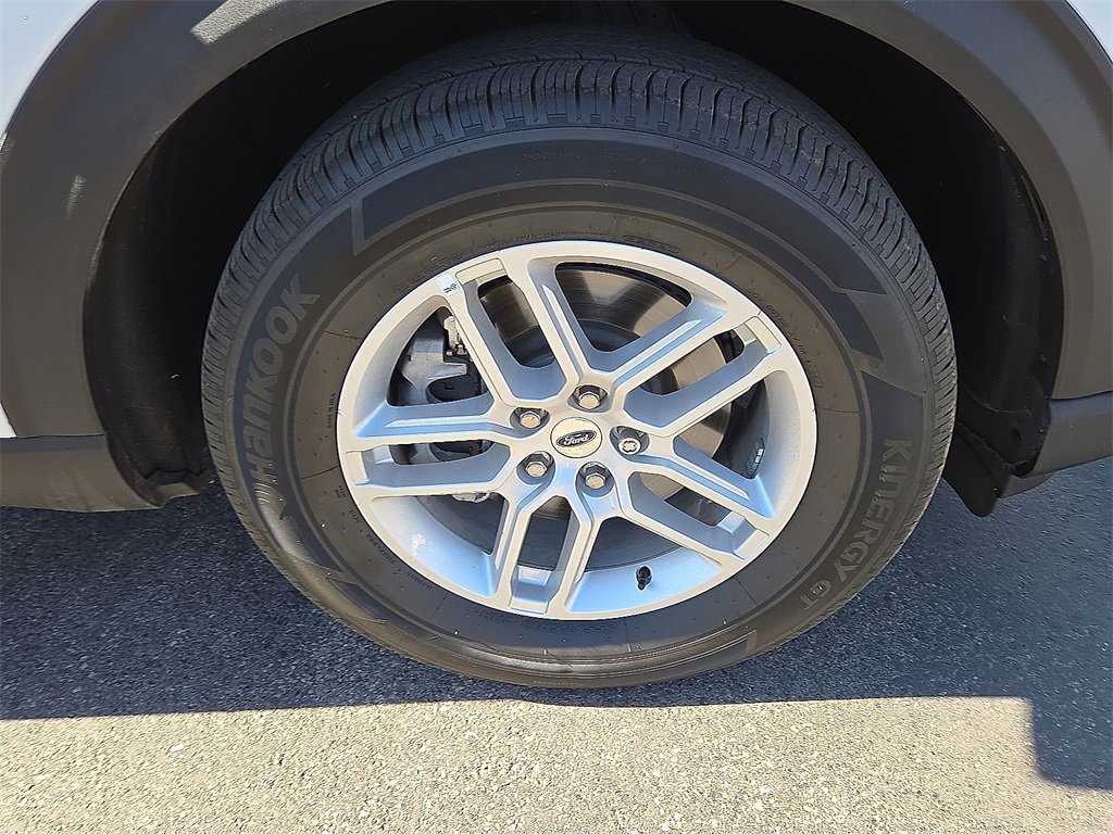 New 2025 Ford Explorer Active image 7