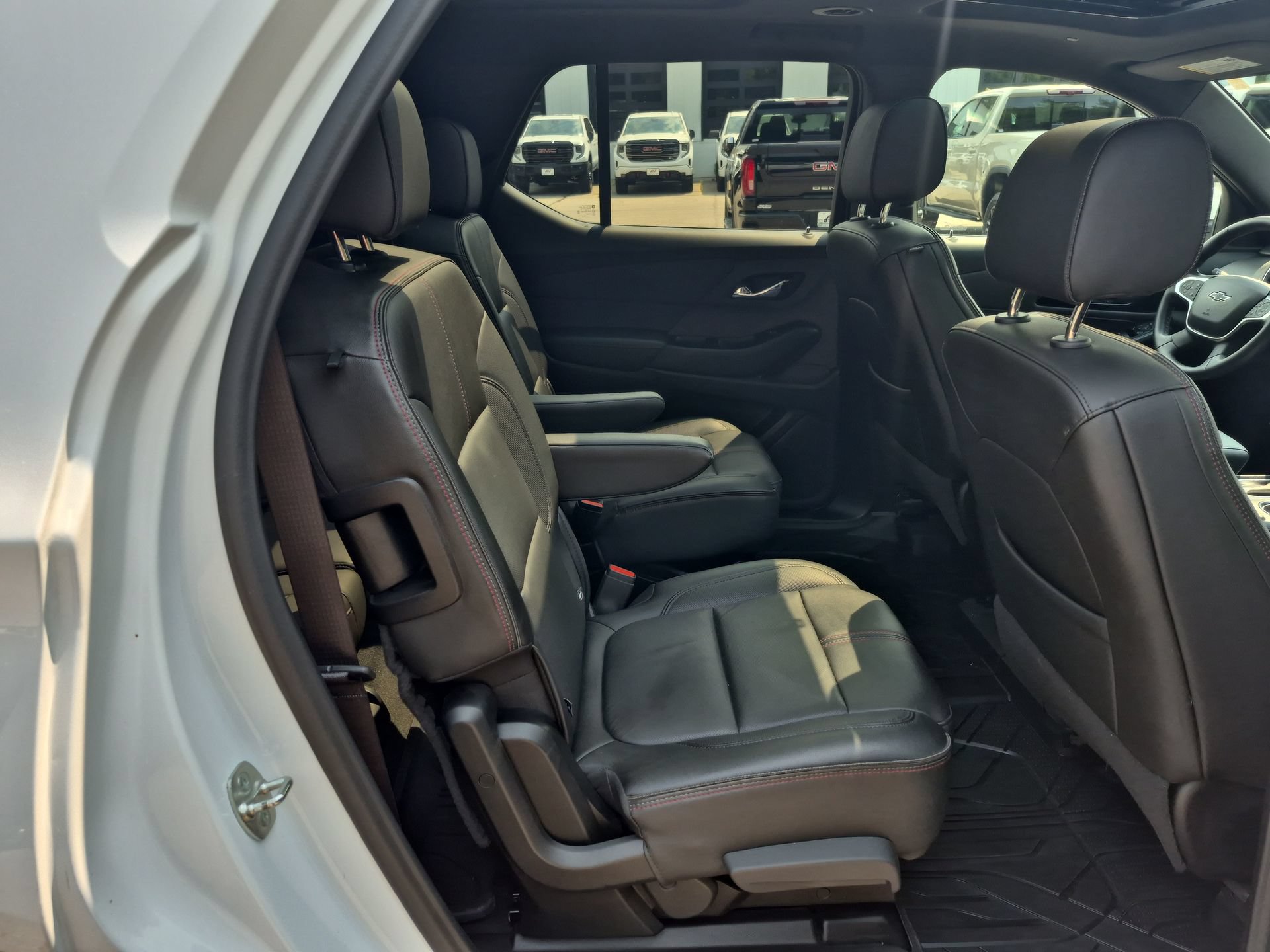 Certified 2023 Chevrolet Traverse RS w/ LPO, Floor Liner Package AWD/4WD image 29