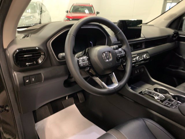Used 2025 Honda Pilot EX-L image 12