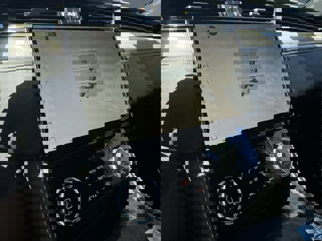 Used 2025 Jaguar F-PACE R-Dynamic S image 29