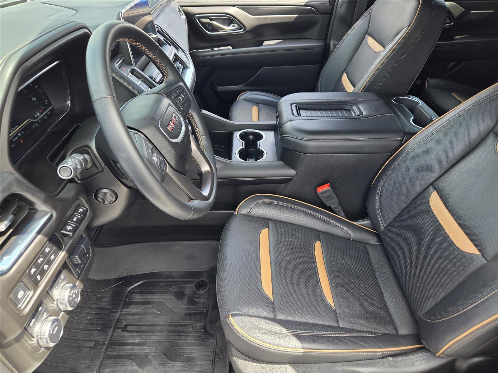 Used 2024 GMC Yukon AT4 w/ Technology Package AWD/4WD image 12