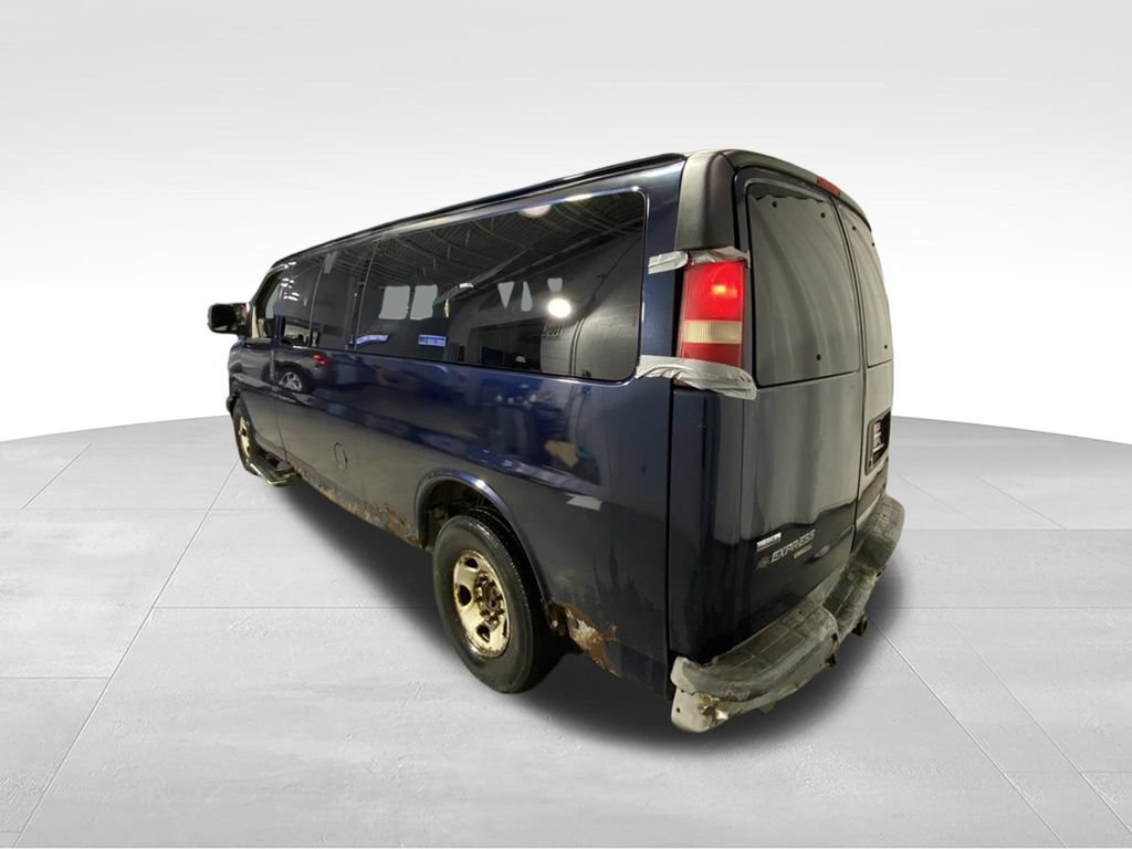 Used 2010 Chevrolet Express 3500 LT w/ LT Preferred Equipment Group RWD image 8