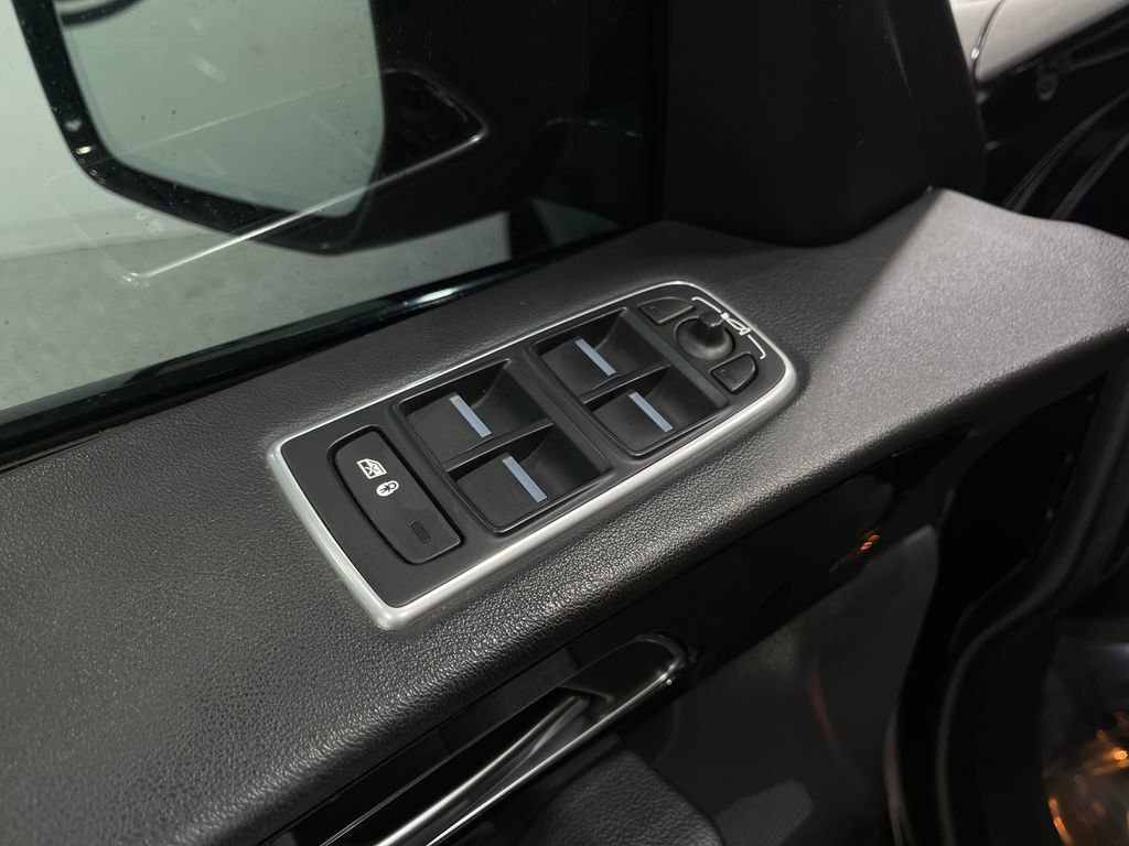 Used 2020 Jaguar F-PACE Prestige image 16