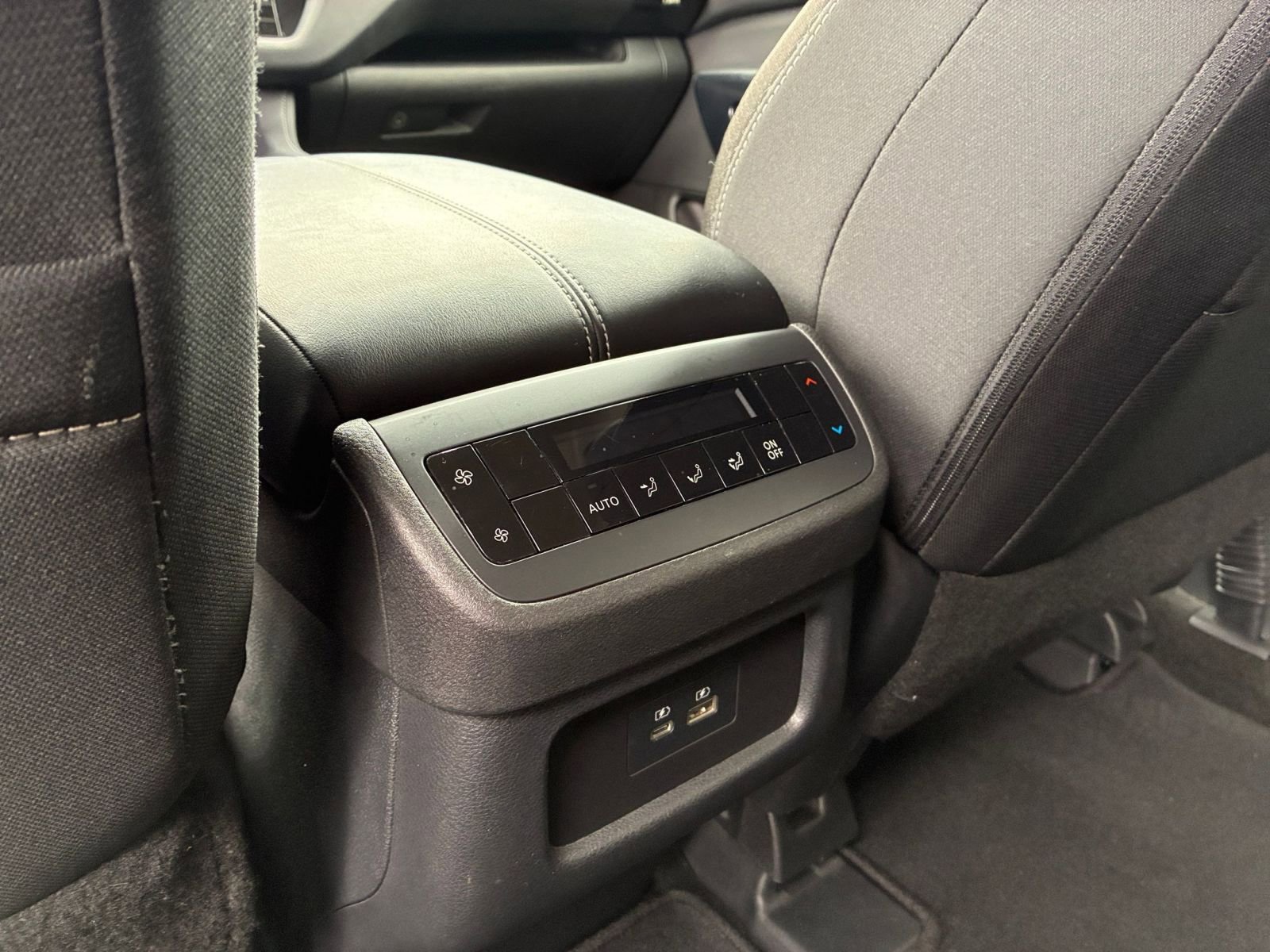 Used 2025 Nissan Pathfinder SV AWD/4WD image 24