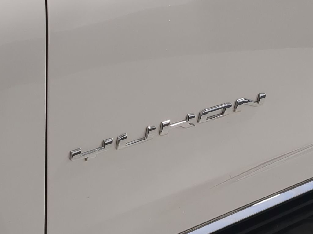 Used 2023 GMC Yukon SLT w/ SLT Premium Package image 13