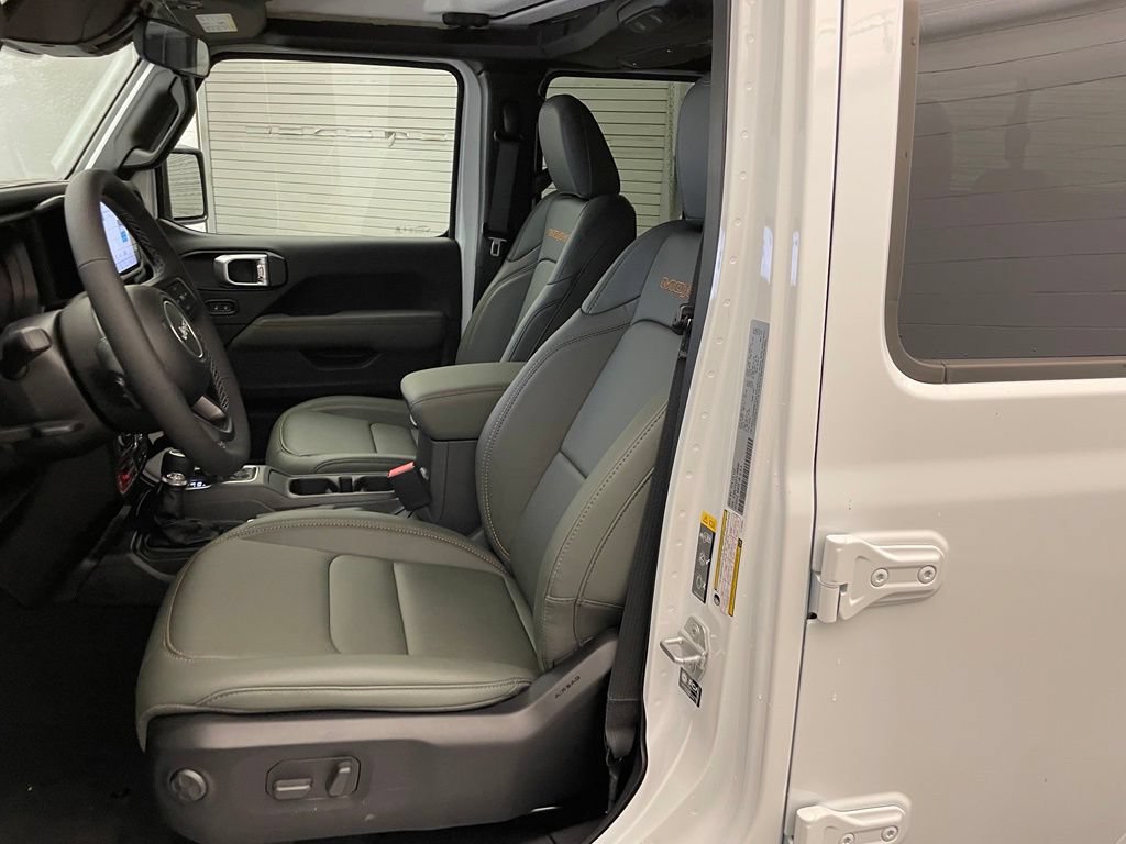 New 2026 Jeep Gladiator Mojave AWD/4WD image 17